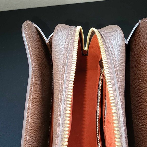 Authentic LV Triana - Picture 2 of 16